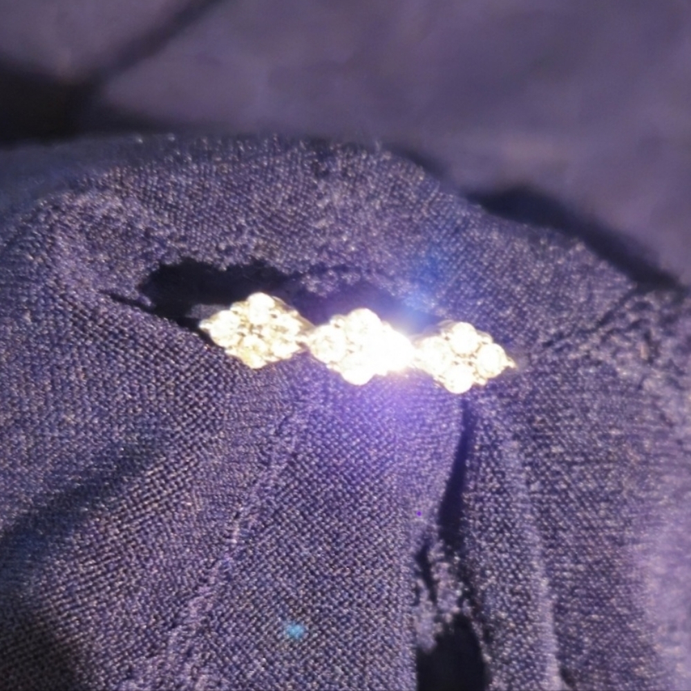 Lovely 14K white gold, 1/3 TW, 12 diamonds GHI I1  Size 7 Ring, Fine Jewelry